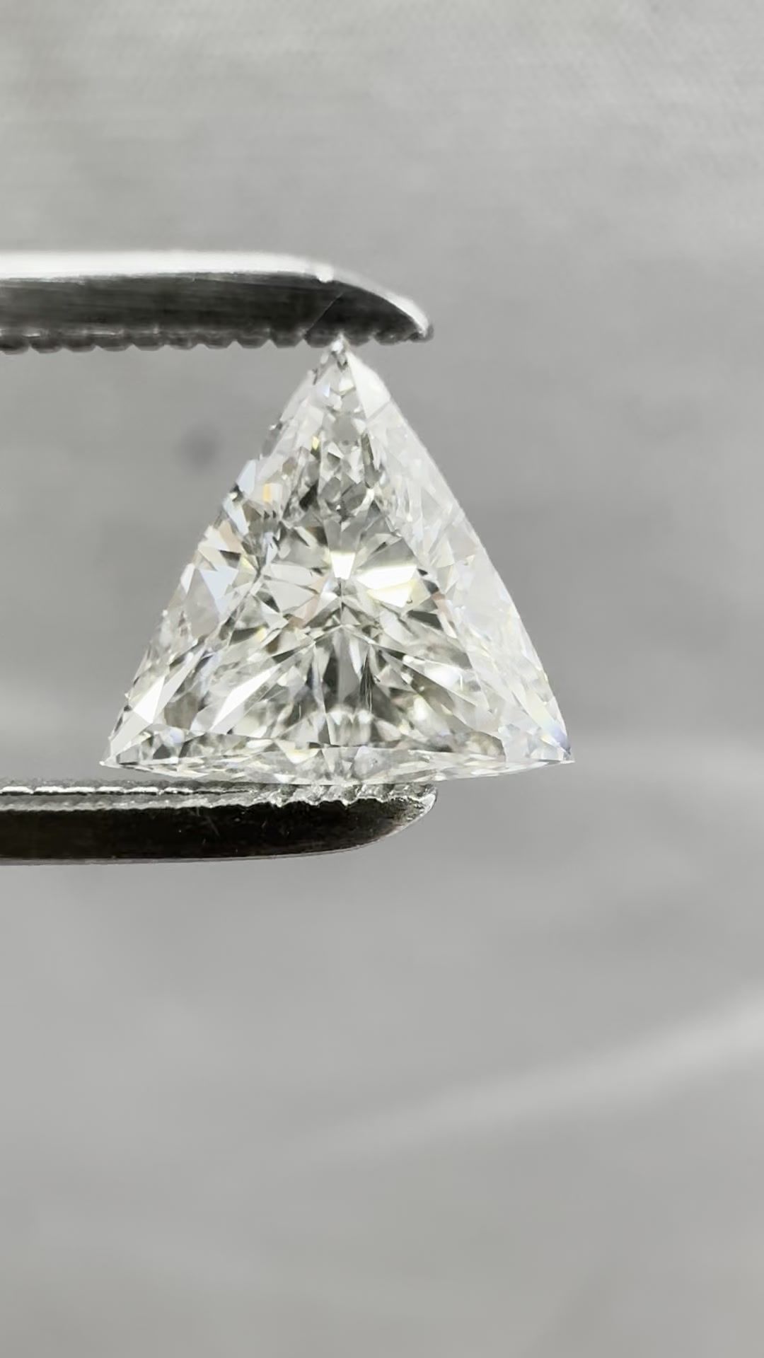 0.7 ct Triangular Diamond
