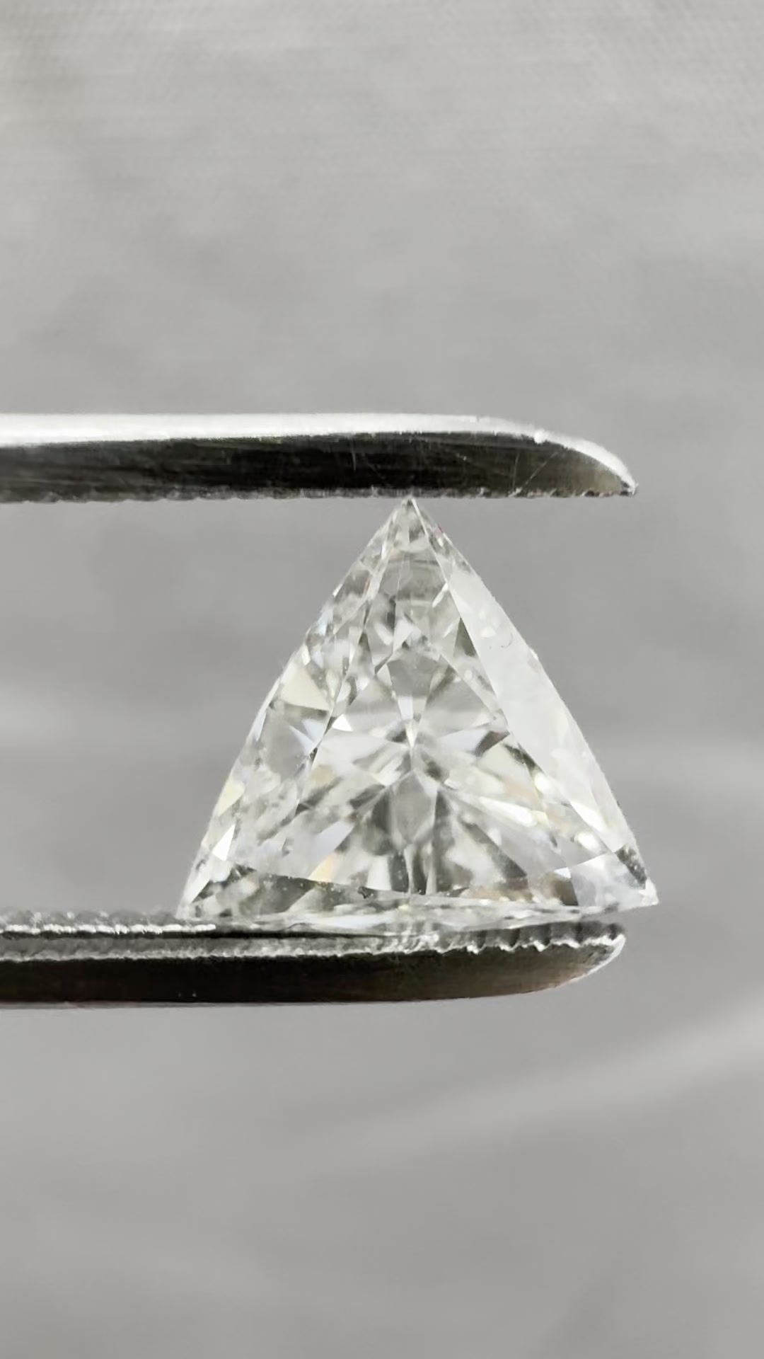 0.7 ct Triangular Diamond
