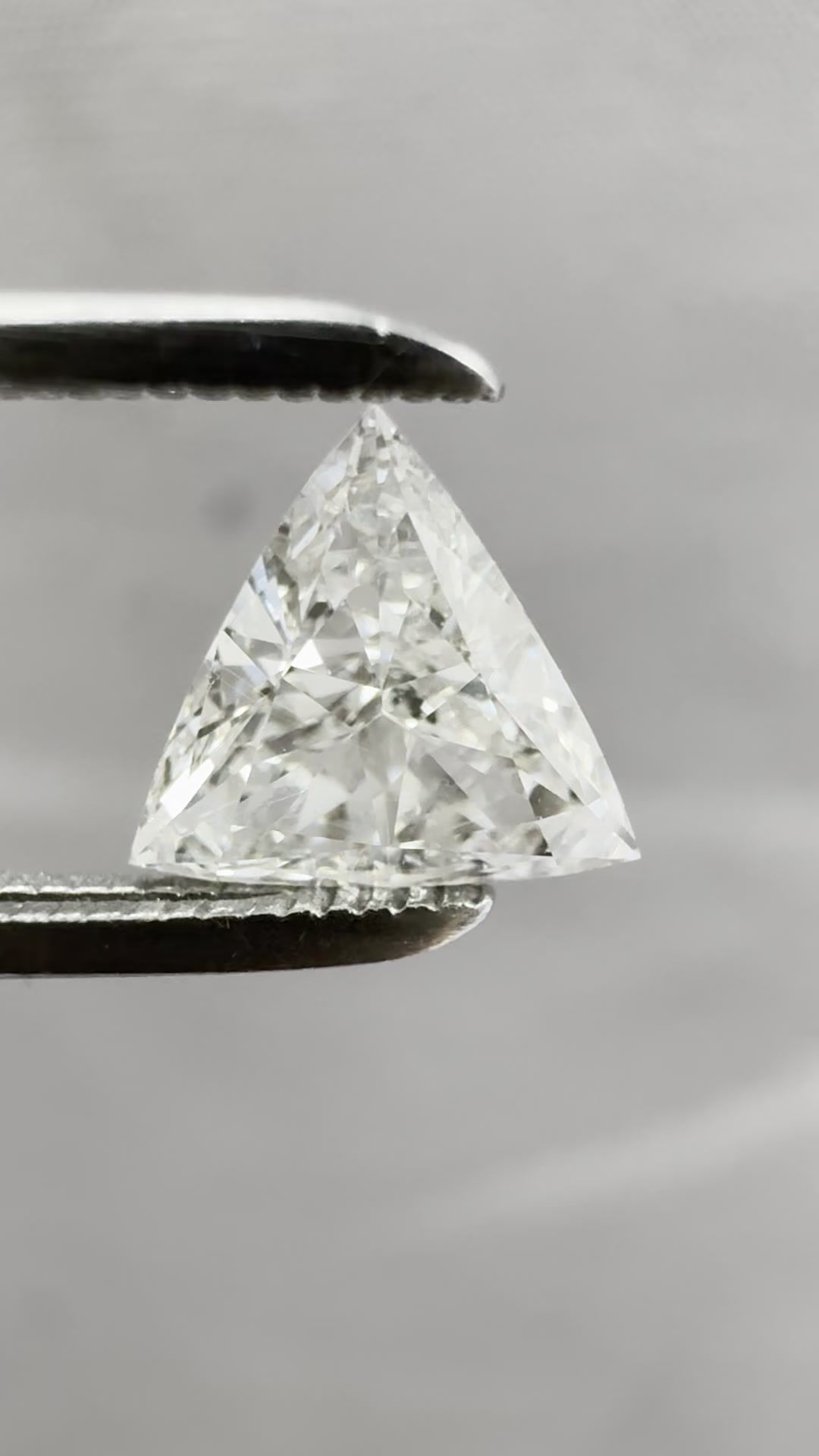 0.7 ct Triangular Diamond