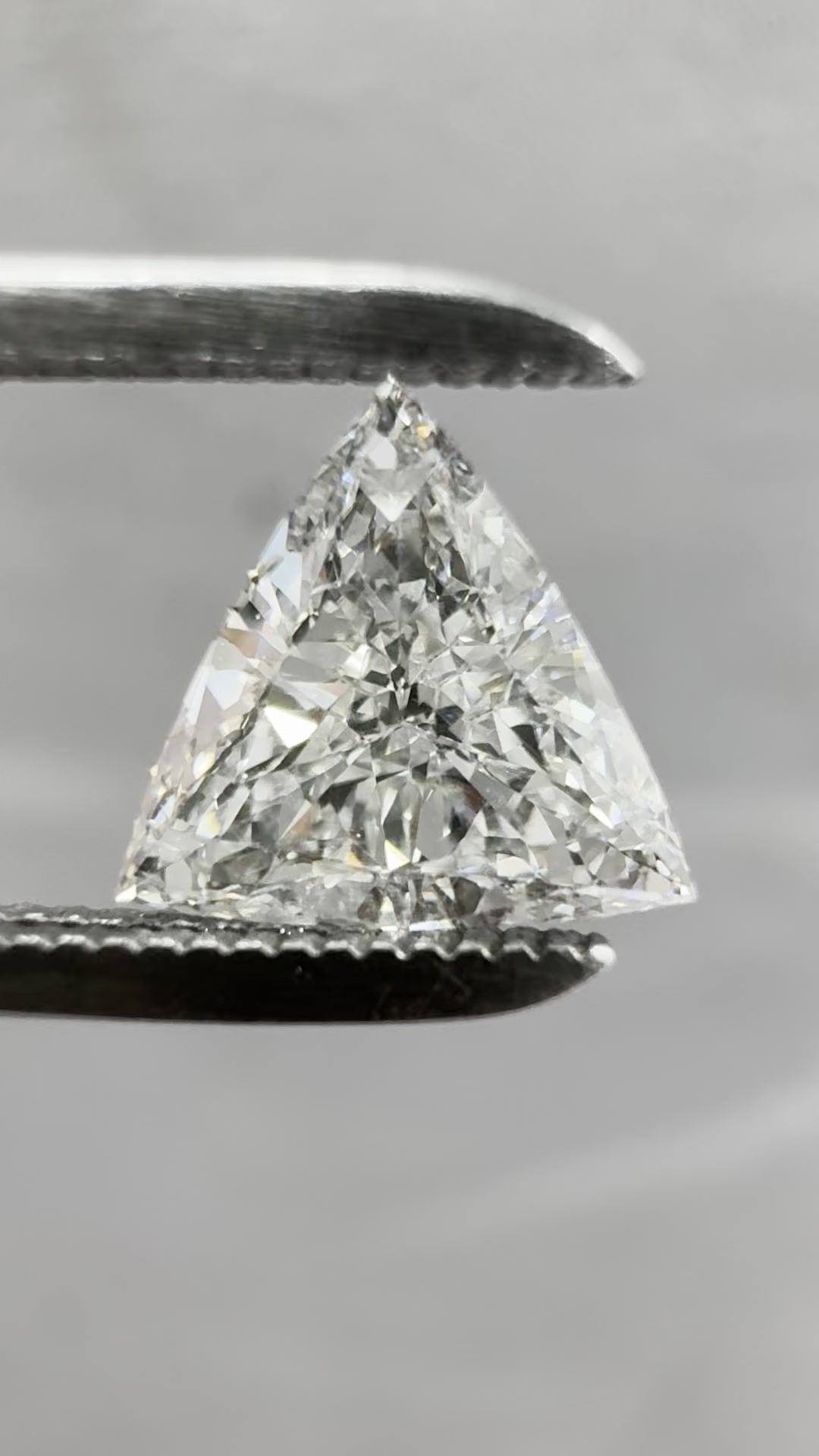 0.7 ct Triangular Diamond