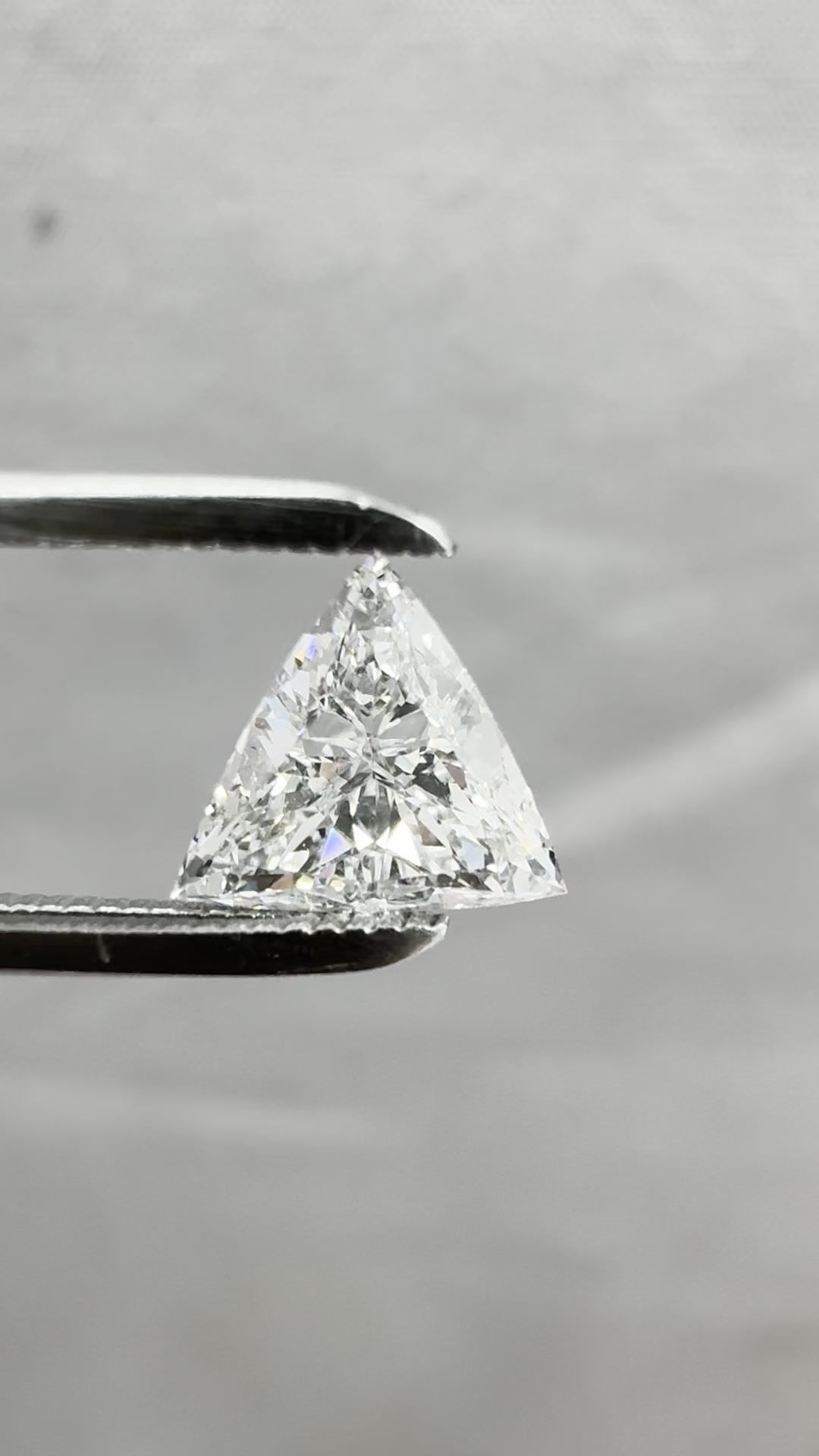 0.6 ct Triangular Diamond