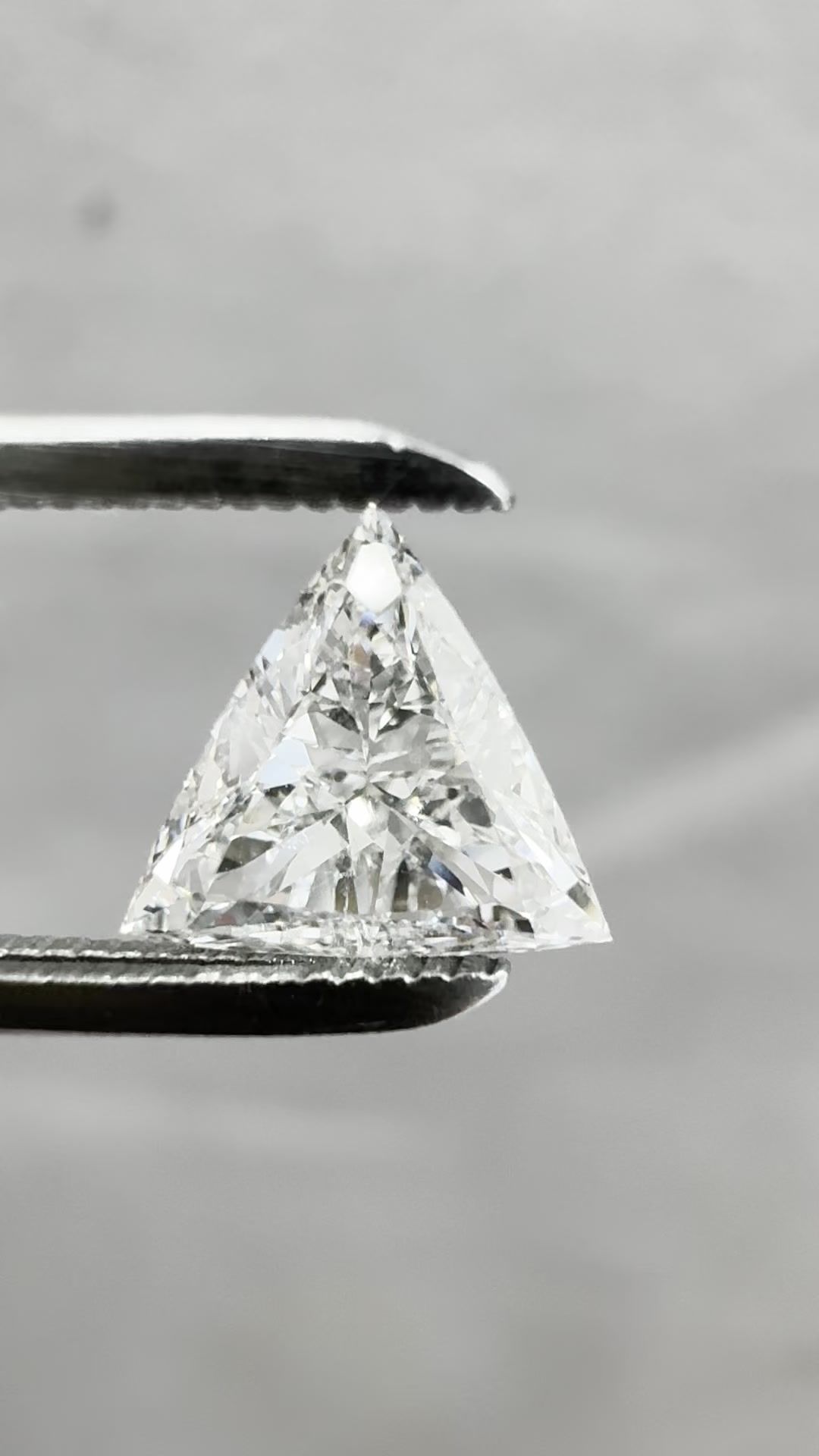0.6 ct Triangular Diamond