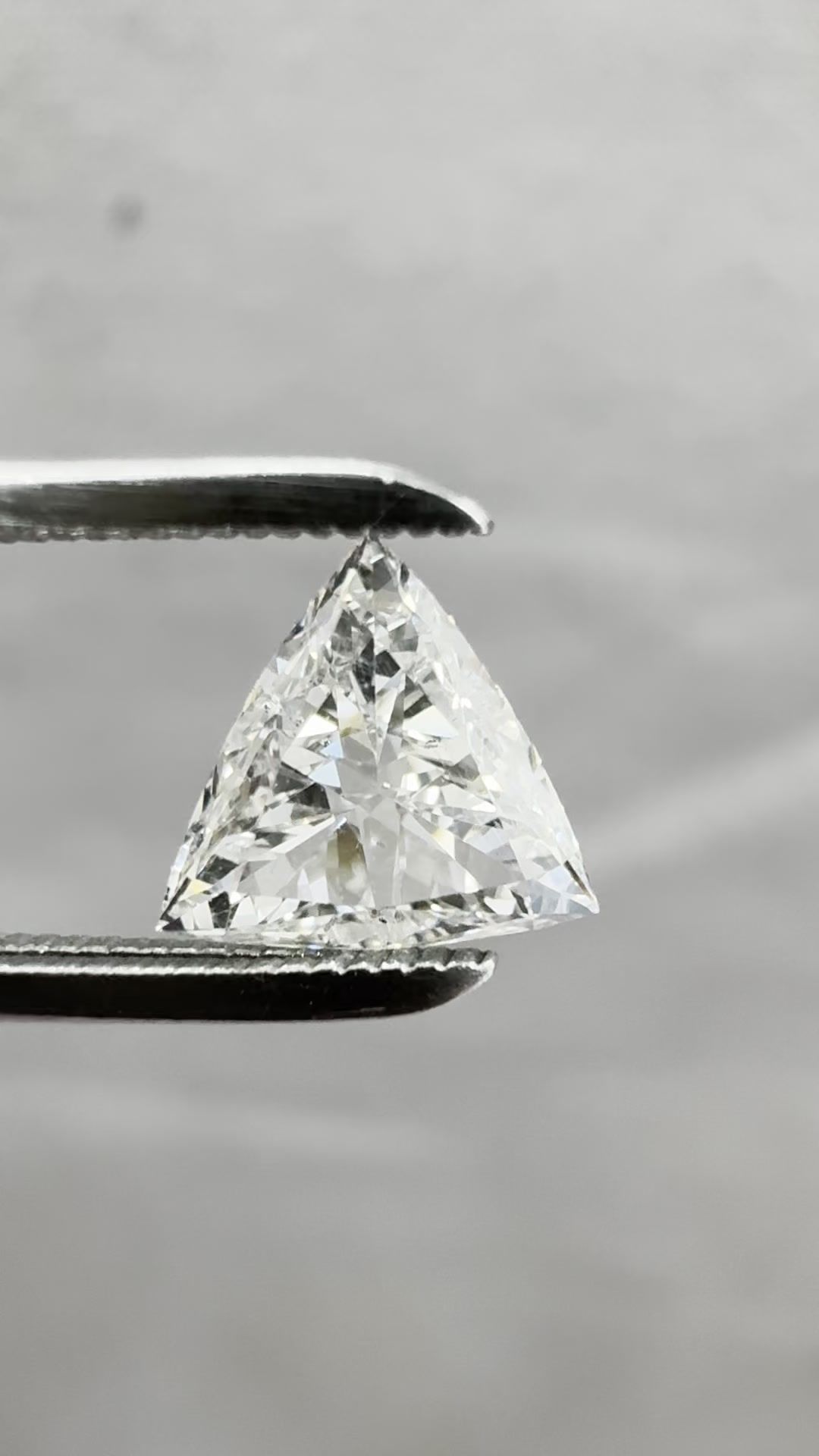 0.6 ct Triangular Diamond