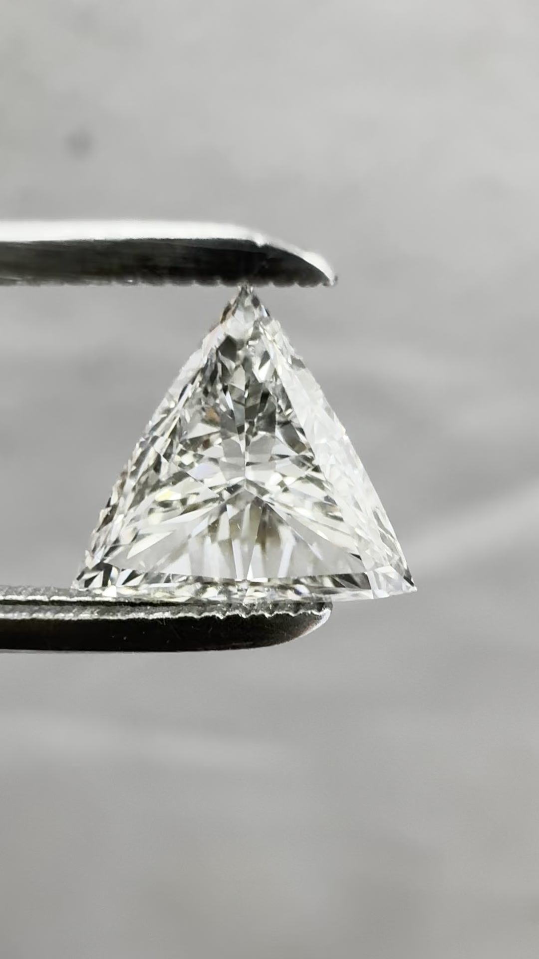0.6 ct Triangular Diamond