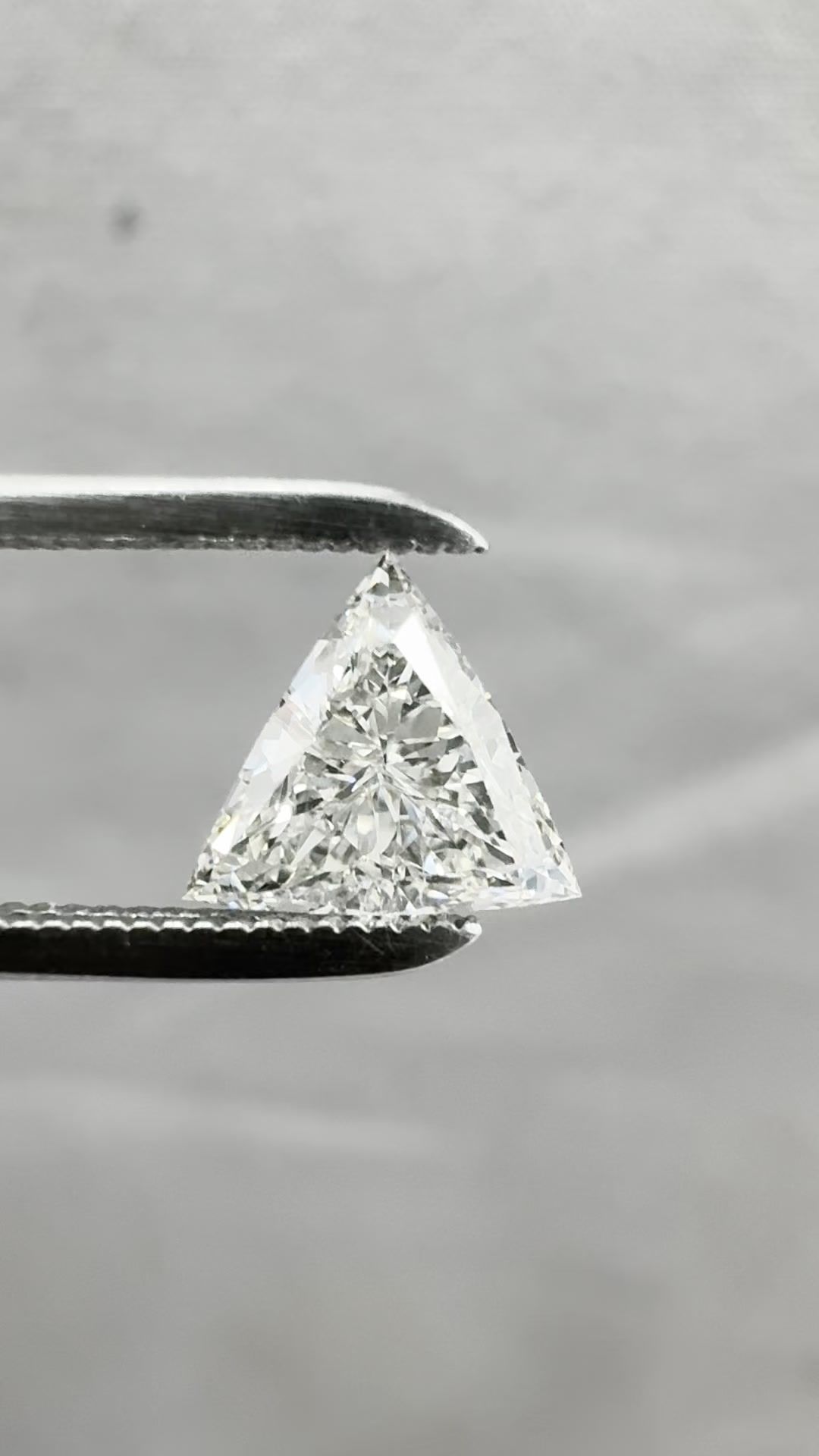 0.6 ct Triangular Diamond