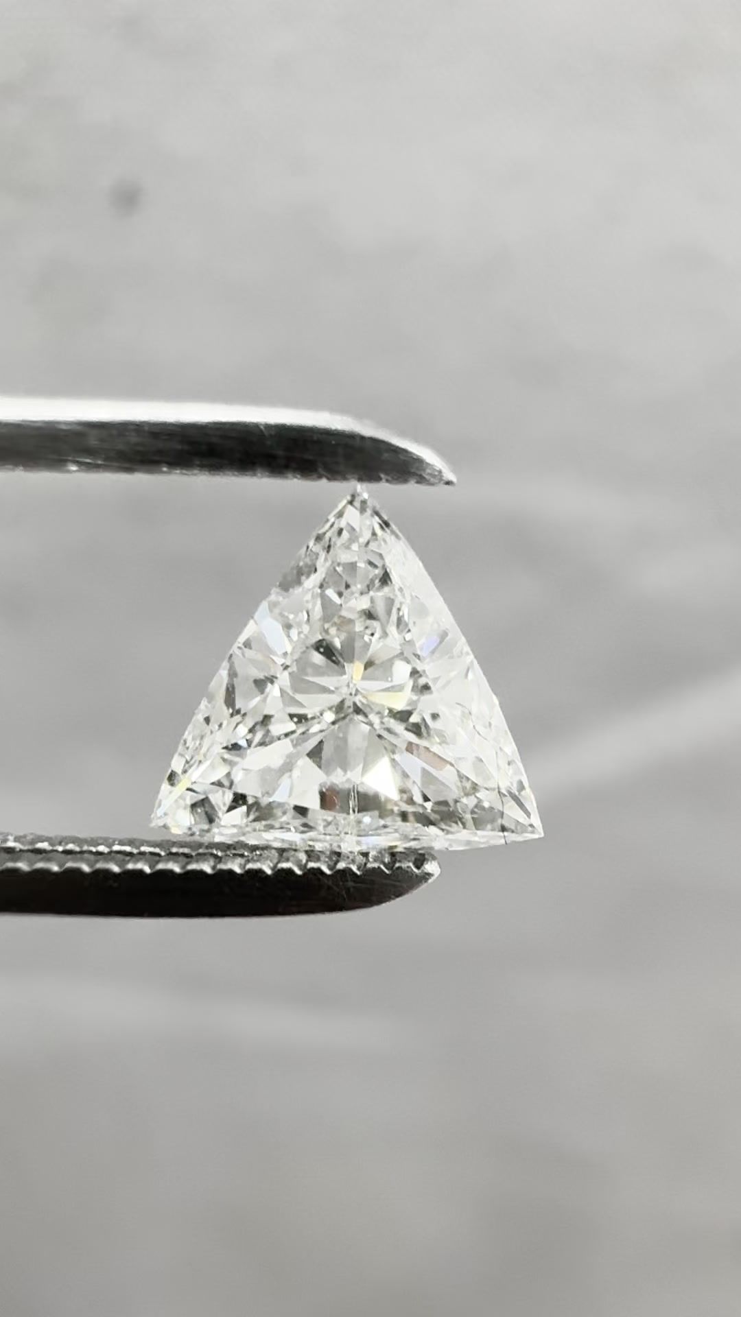 0.6 ct Triangular Diamond
