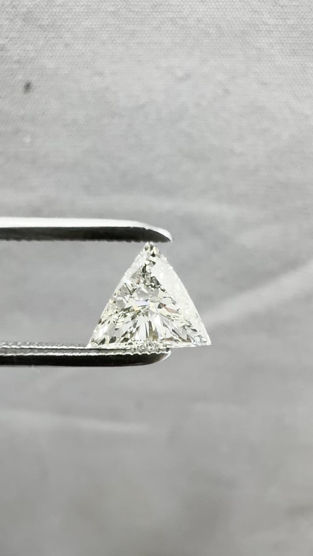 0.6 ct Triangular Diamond