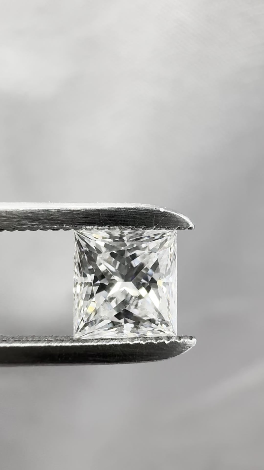 0.59 ct Princess diamond