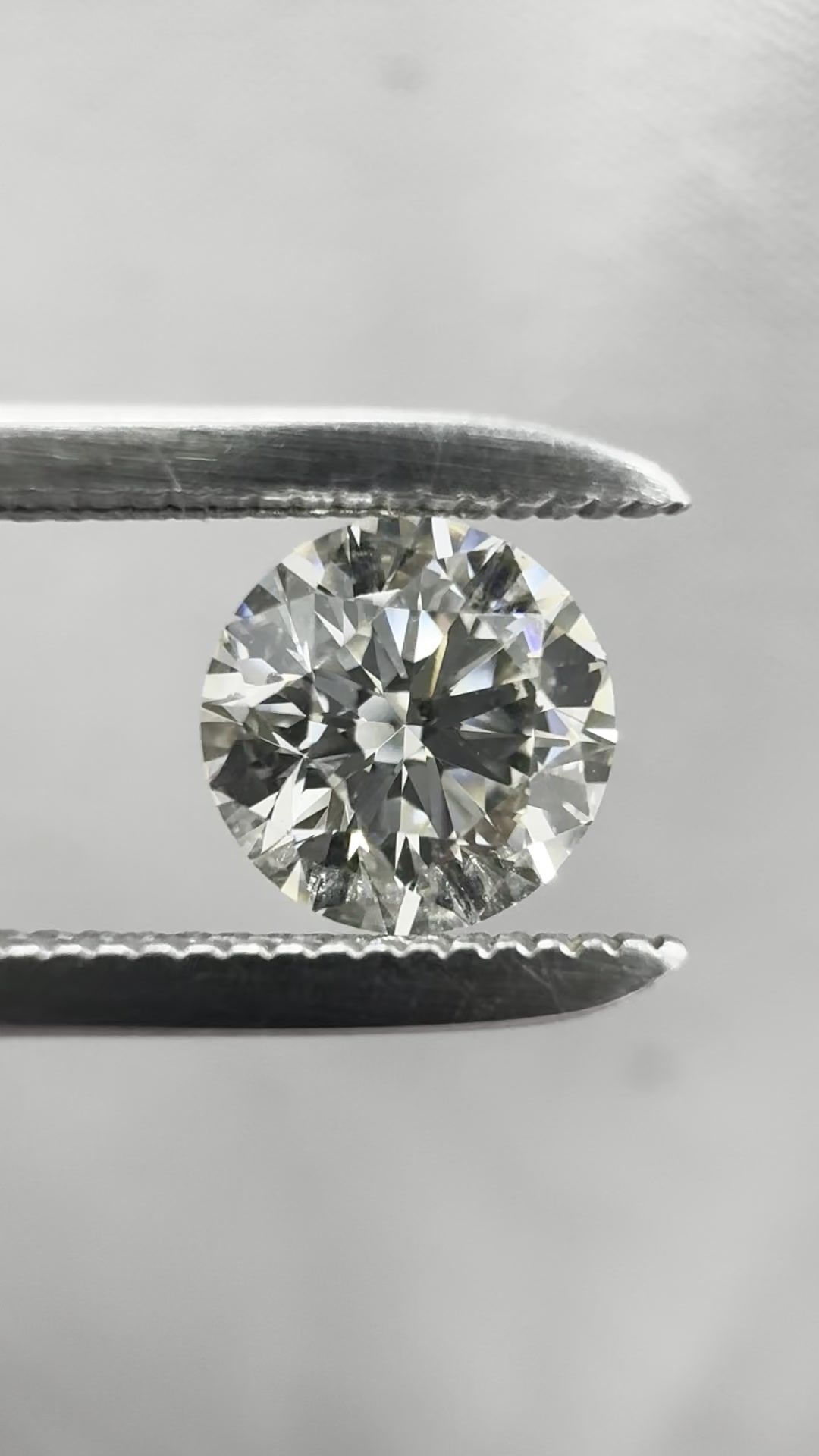 0.55 ct Round Natural Diamond