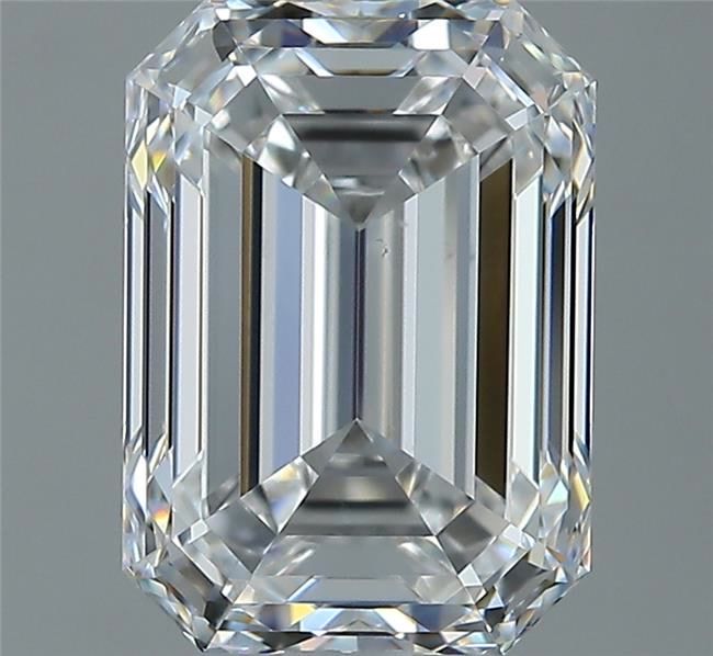 2.80 ct Emerald diamond
