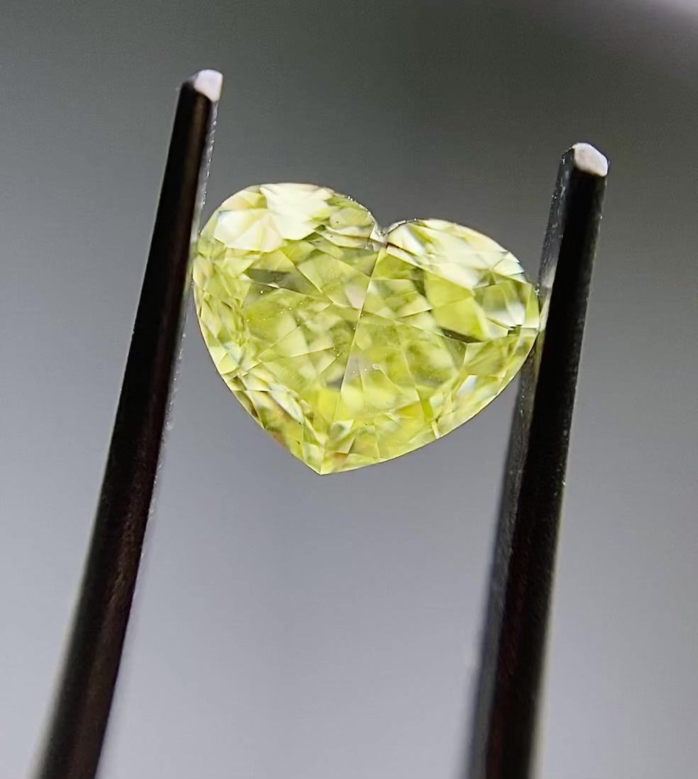 Diament 1.01 ct Fancy Intense Yellow/VS2