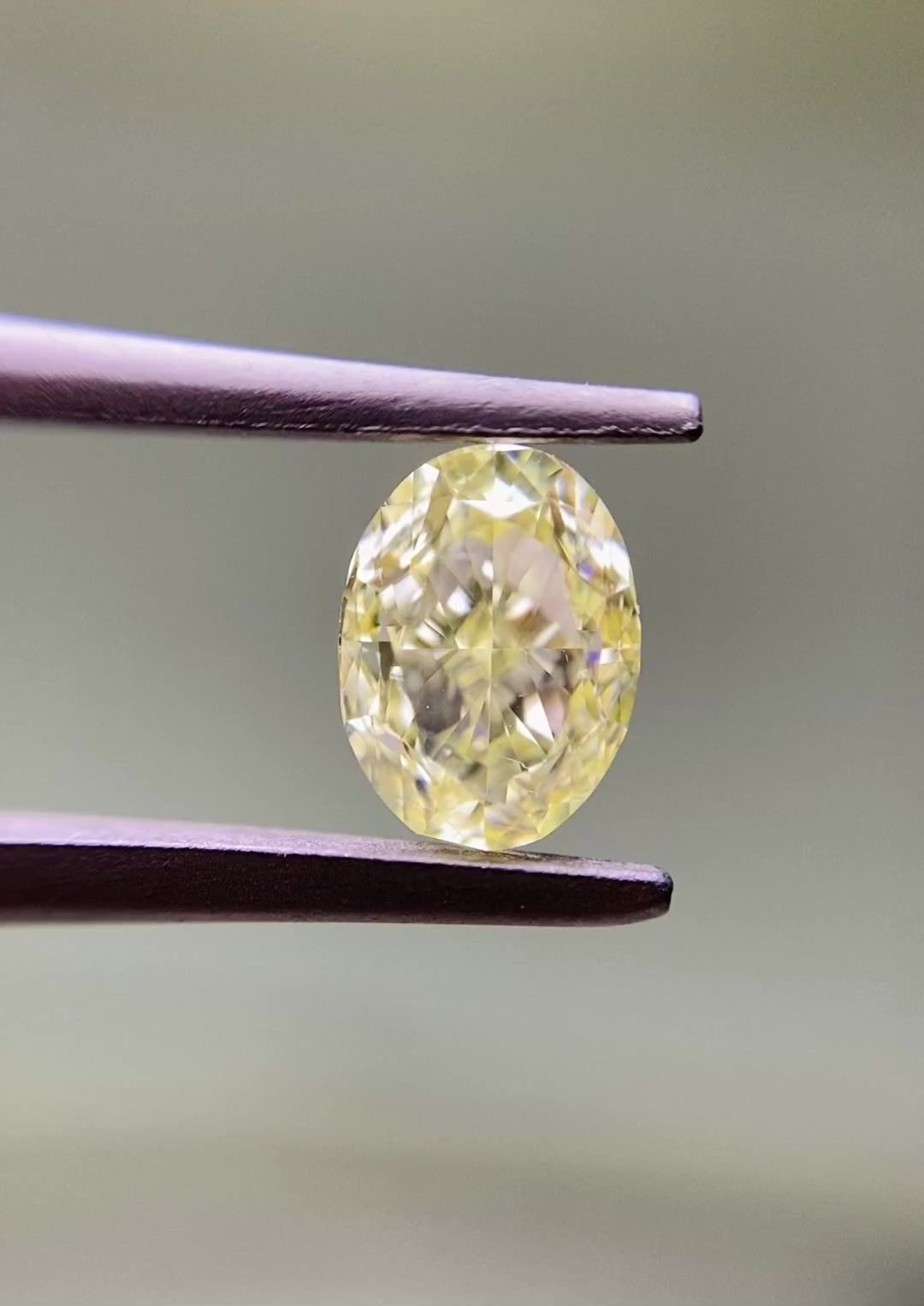 Diament 1.0 ct Fancy Light Yellow/SI1