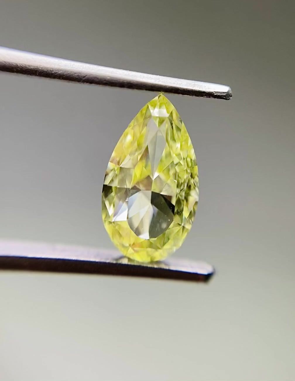 Diament 1.0 ct Fancy Yellow/SI1