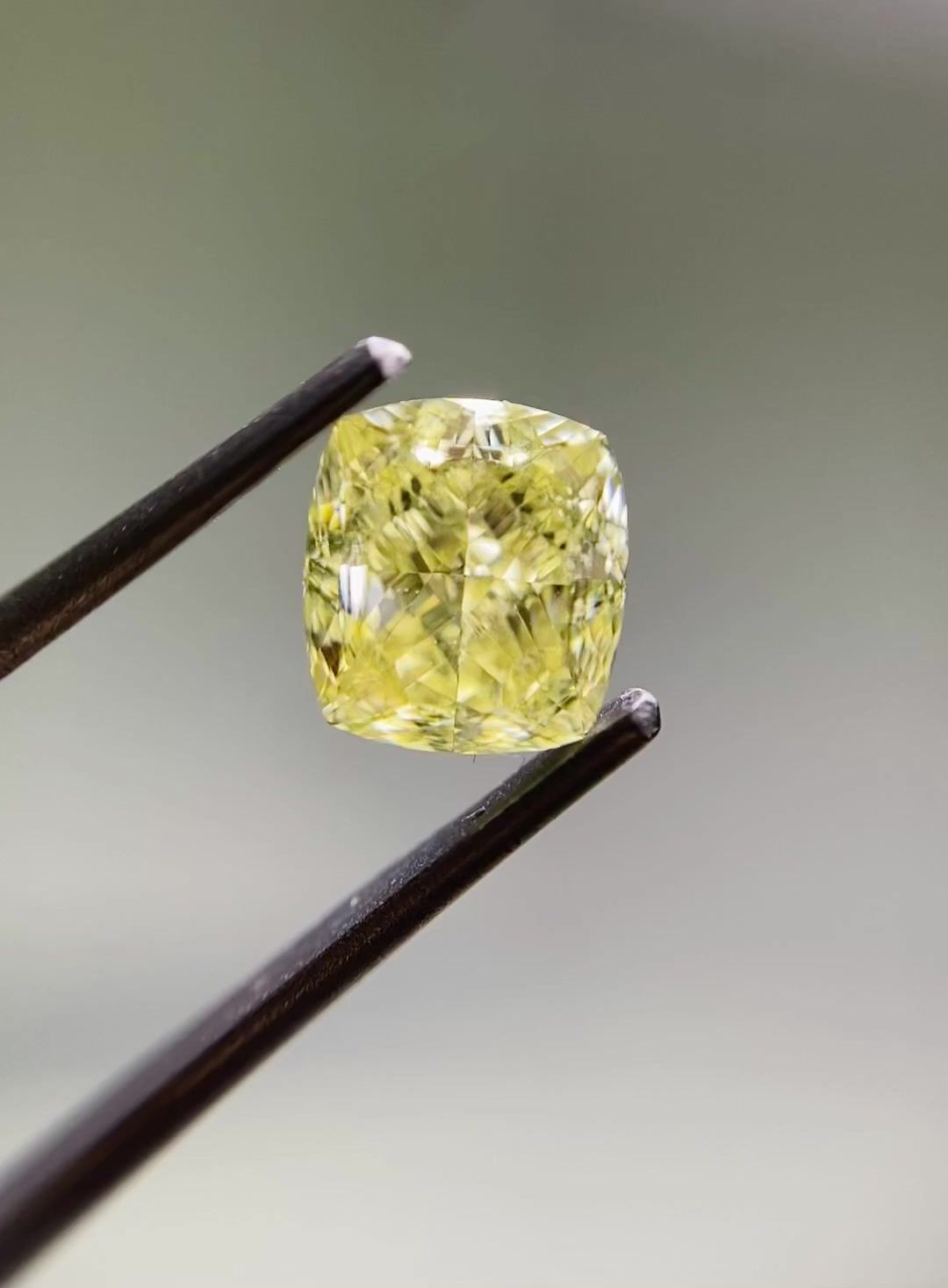 Diament 1.01 ct Fancy Yellow/SI1