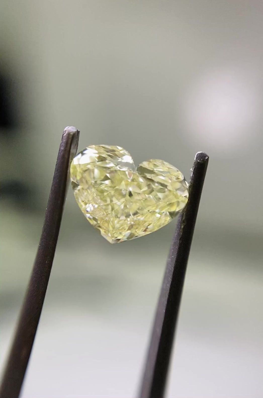 Diament 1.0 ct Fancy Light Yellow/SI1