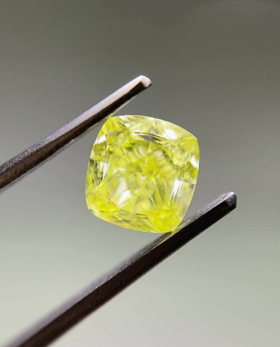 Diament 1.01 ct Fancy Intense Yellow/SI1