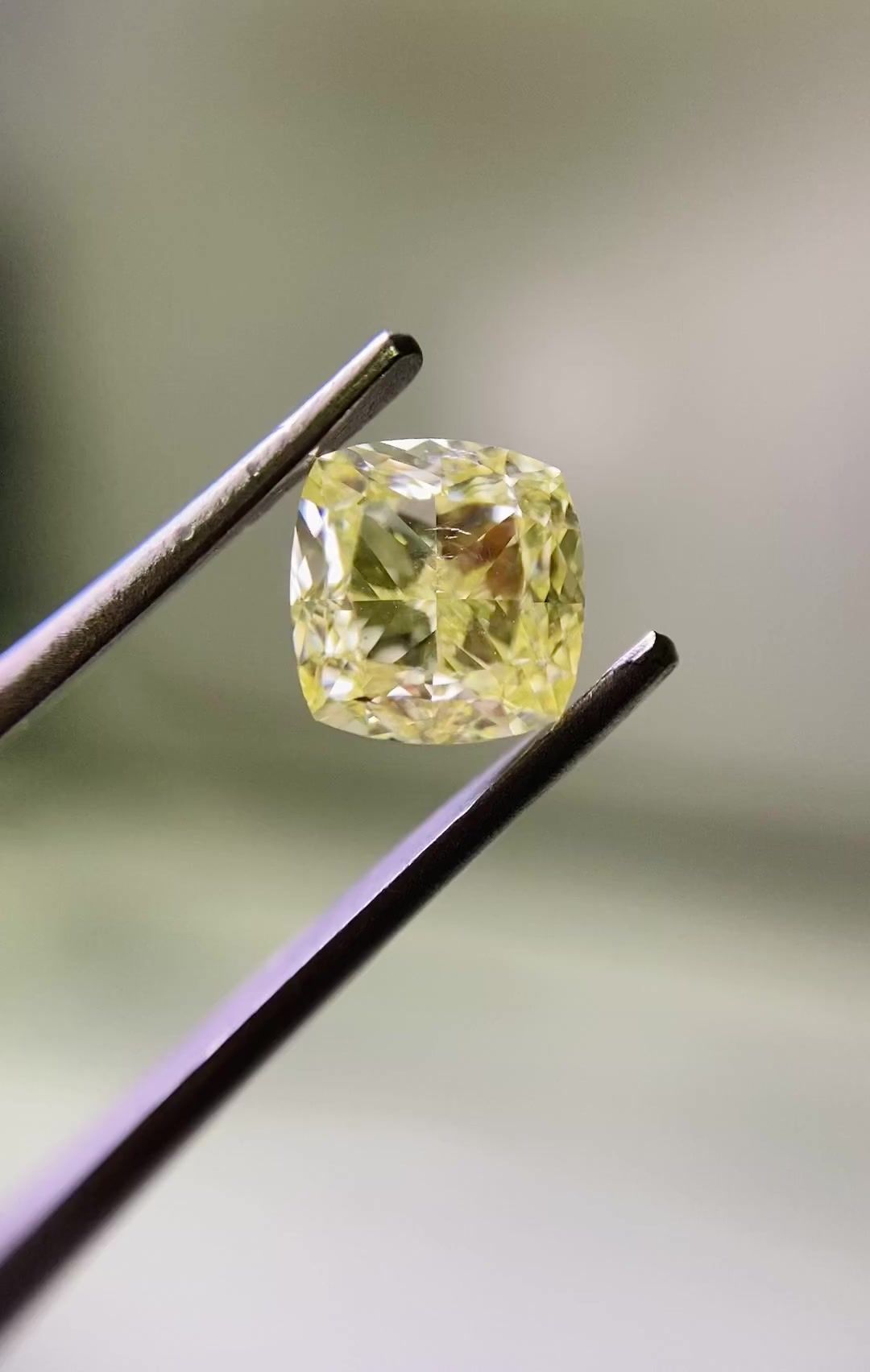 Diament 1.0 ct Fancy Yellow/SI1