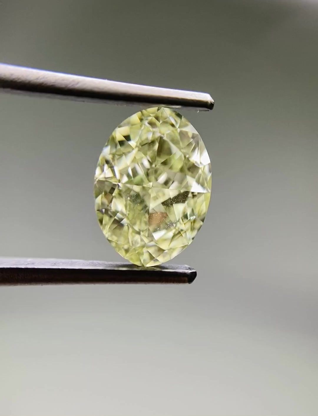 Diament 1.12 ct Fancy Light Yellow/SI1