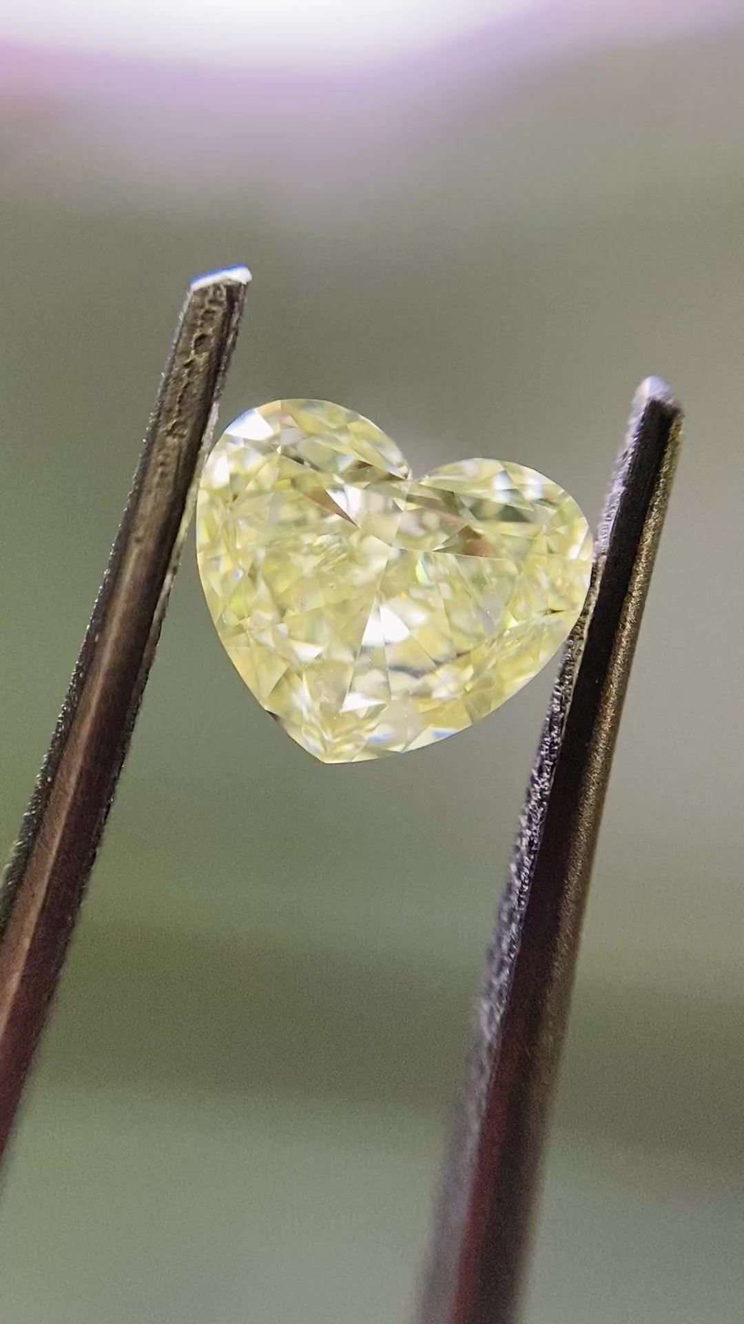Diament 1.0 ct Fancy Light Yellow/SI1