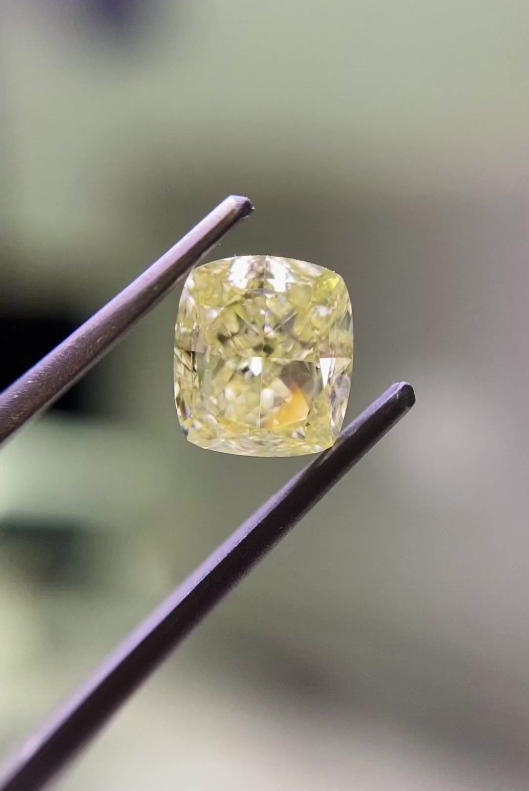 Diament 1.01 ct Fancy Yellow/SI2