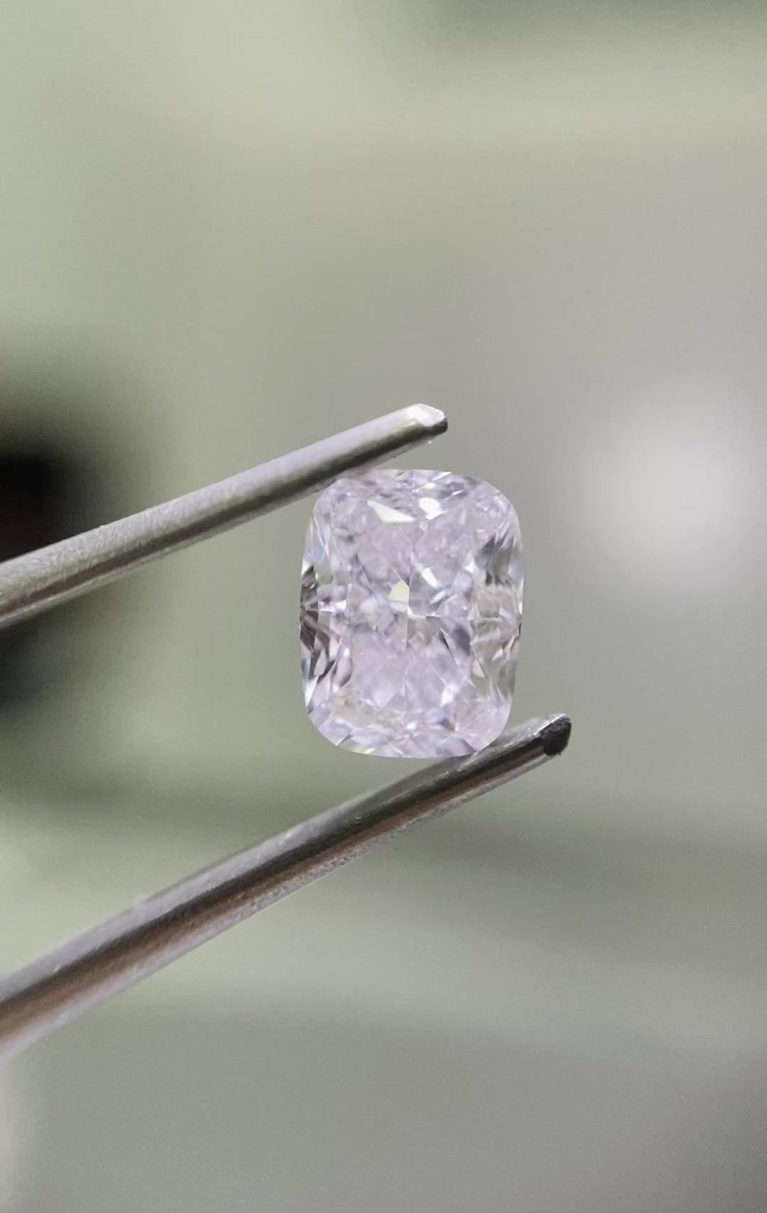 Diament 0.69 ct Faint Pink/SI1