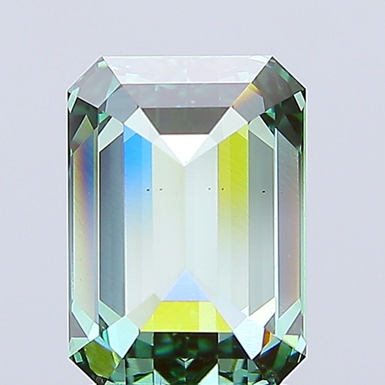 3.02 ct Emerald diamond