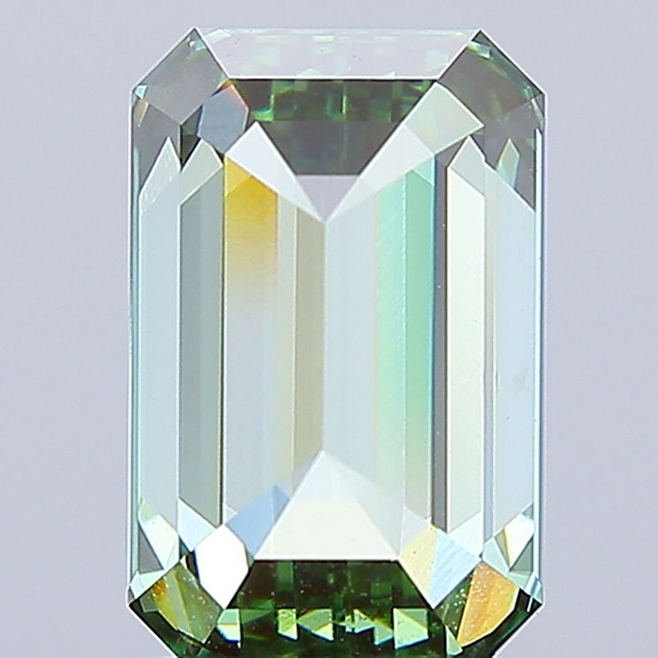 3.01 ct Emerald diamond