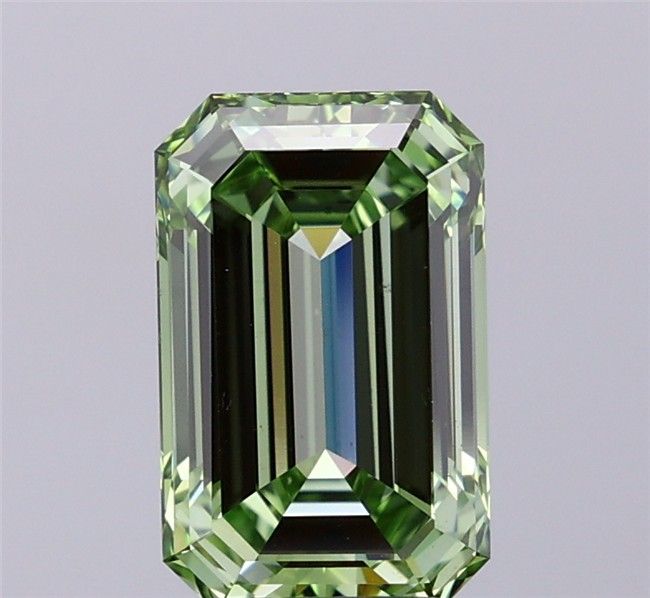 3.03 ct Emerald diamond
