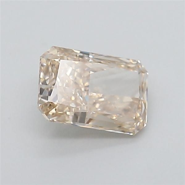 1.06 ct Radiant diamond