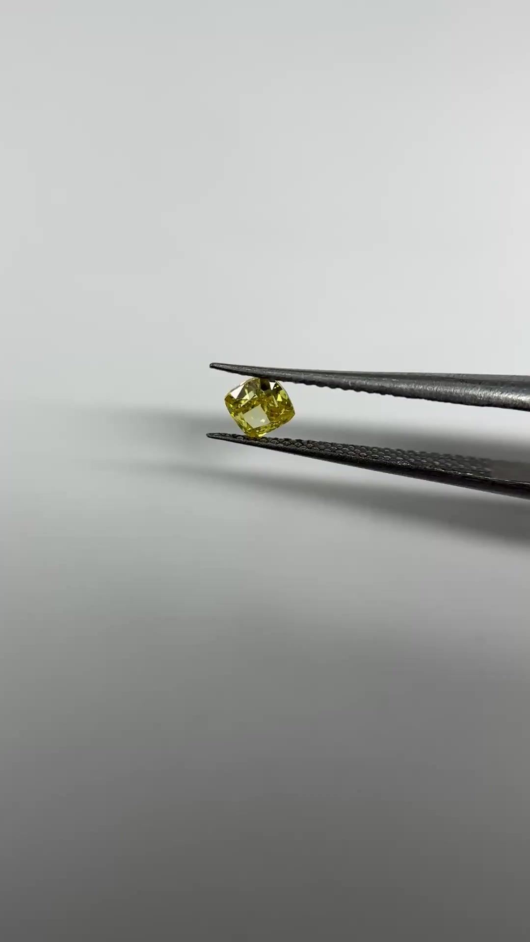 0.43 CT Fancy Vivid Yellow CUSHION BRILLIANT