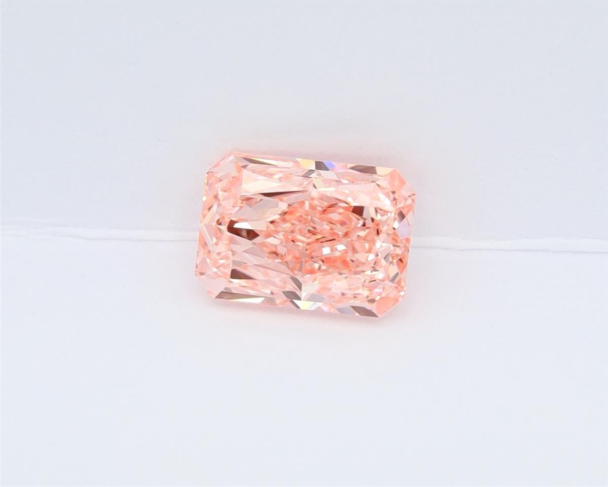 1.57 ct Radiant diamond