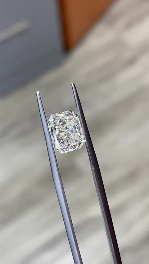 3.01ct Radiant diamond