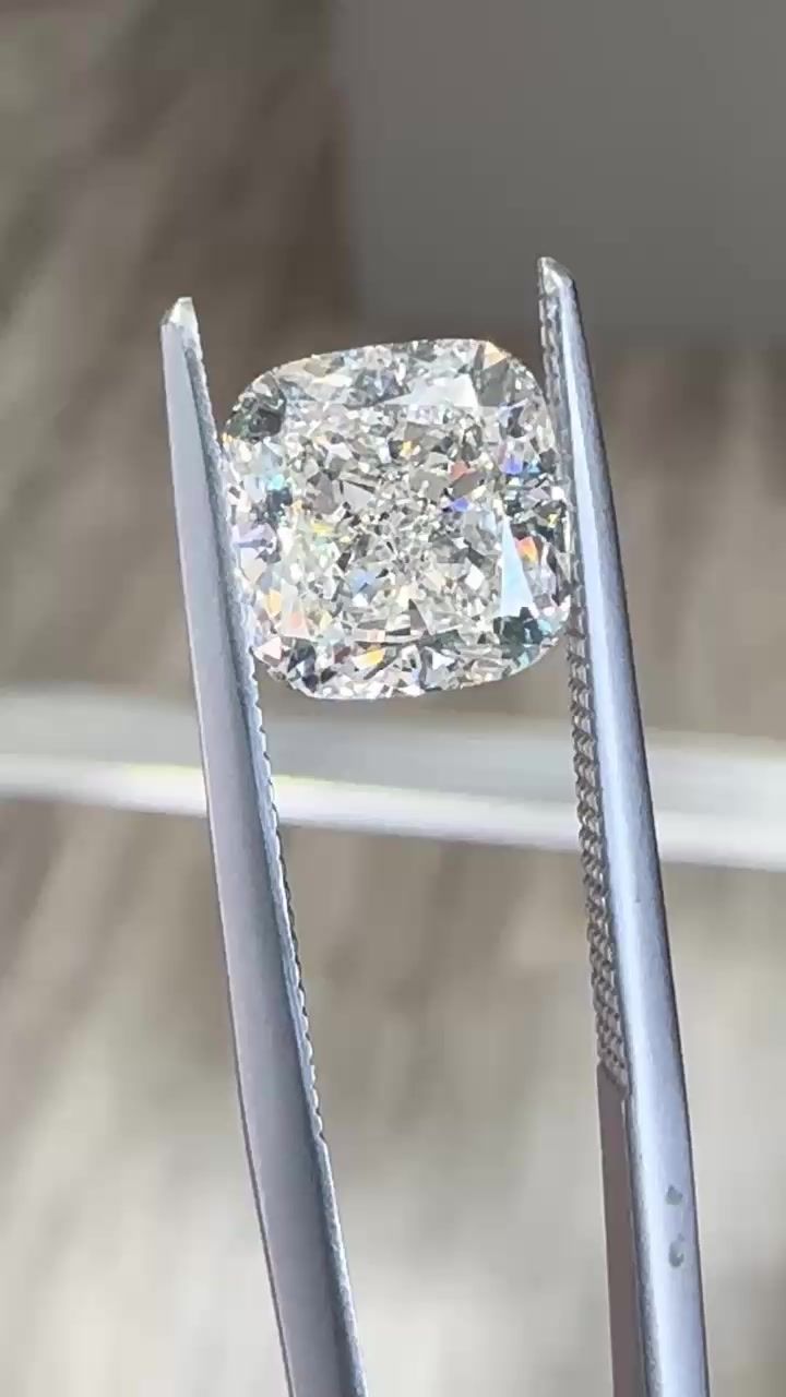 3.02ct Cushion diamond