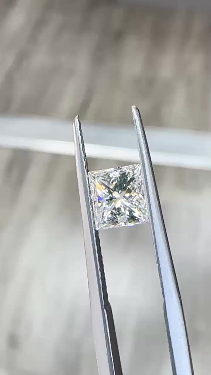 0.96ct Princess diamond