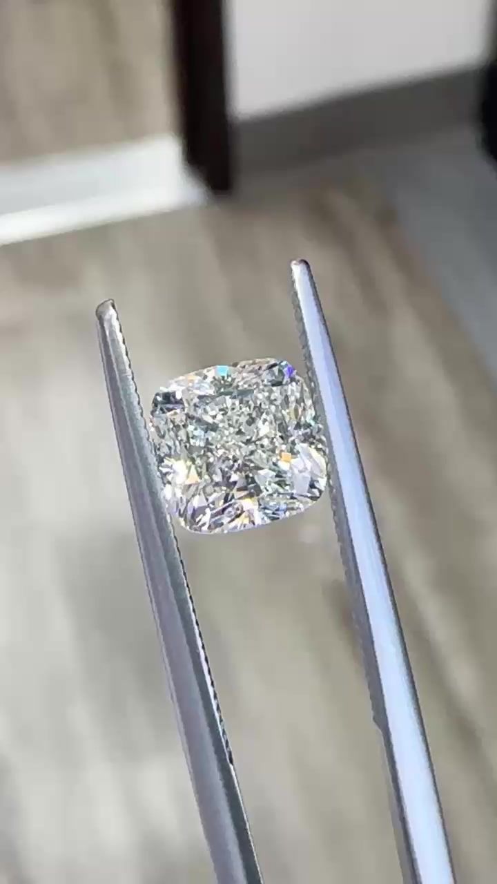 2.01ct Cushion diamond