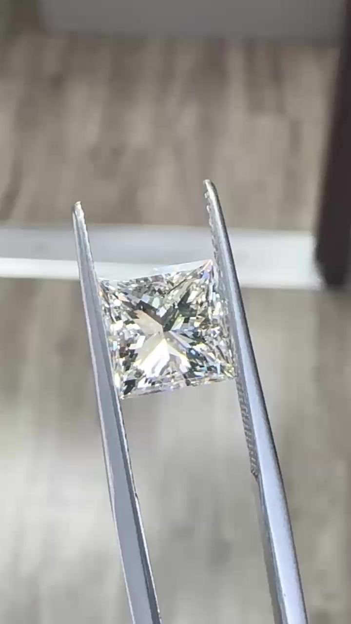 3.01ct Princess diamond