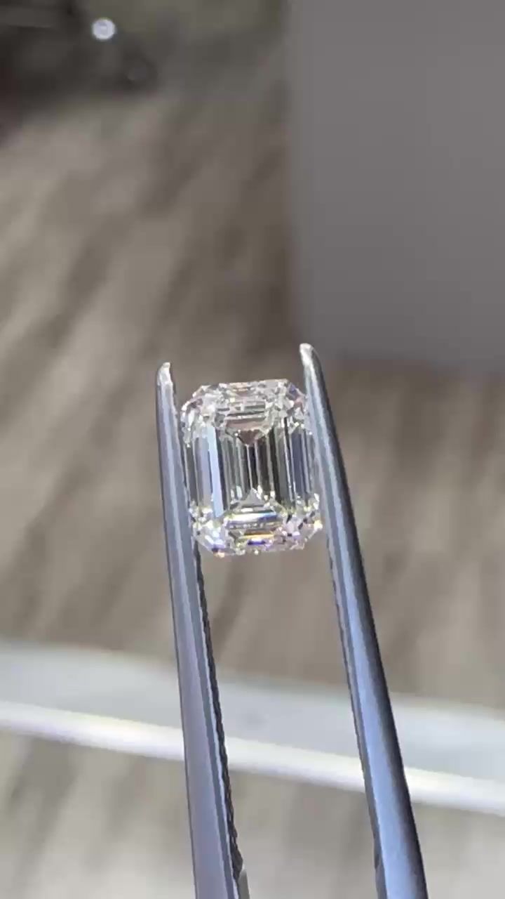 1.01ct Emerald diamond