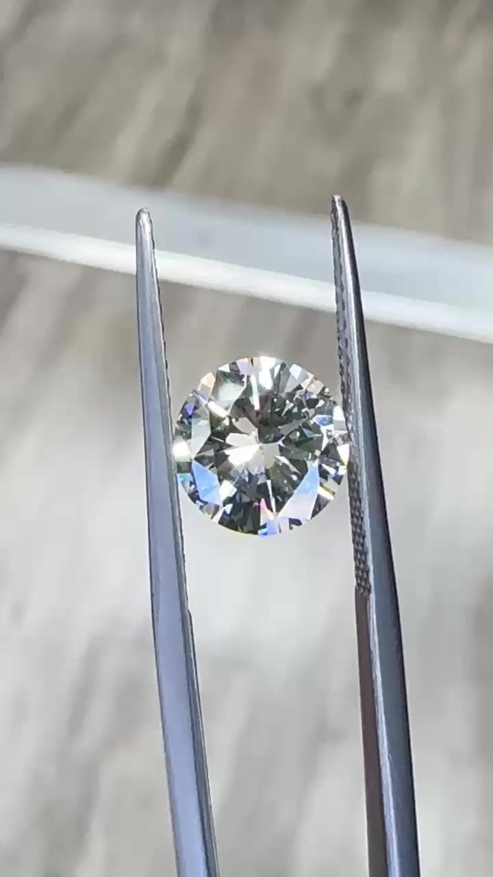 2.01ct Round diamond