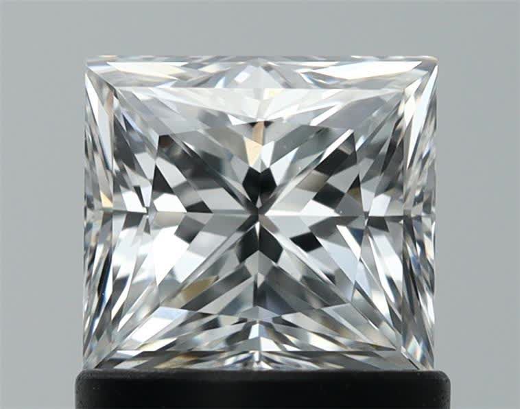 1.07 ct Princess diamond