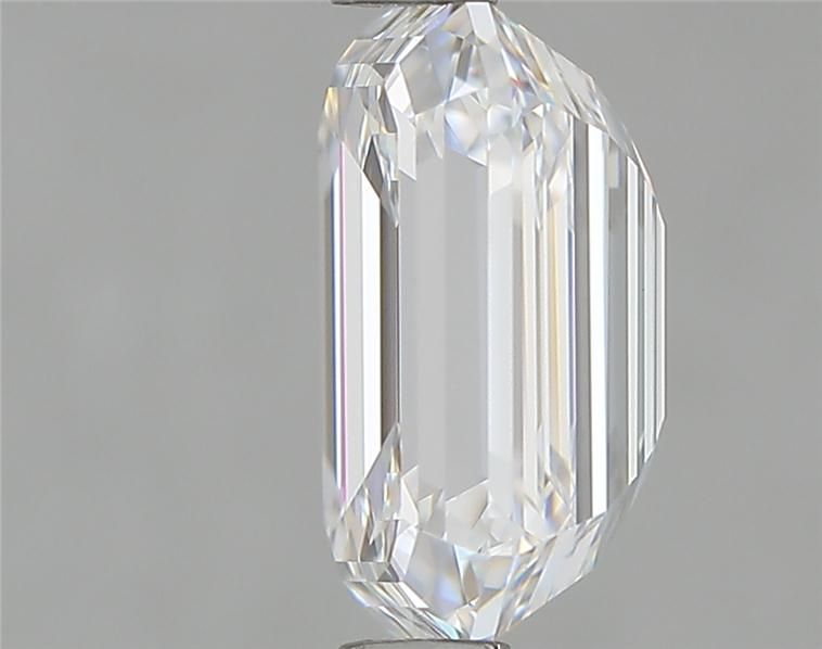 1.67 ct. emerald Lab Grown Diamond front image