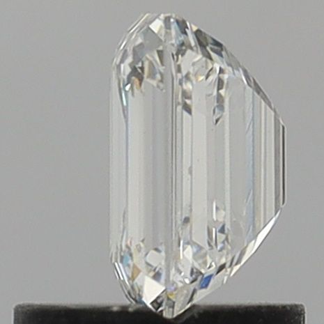 1.00 ct. emerald Lab Grown Diamond front image