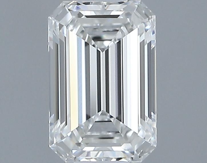 0.32 ct Emerald diamond
