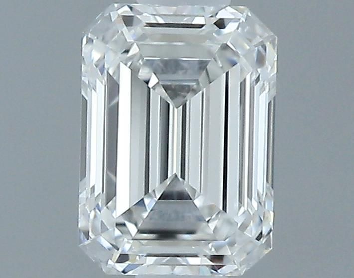 0.32 ct Emerald diamond