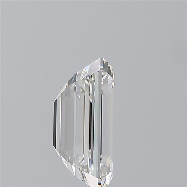 3.11 ct Emerald diamond