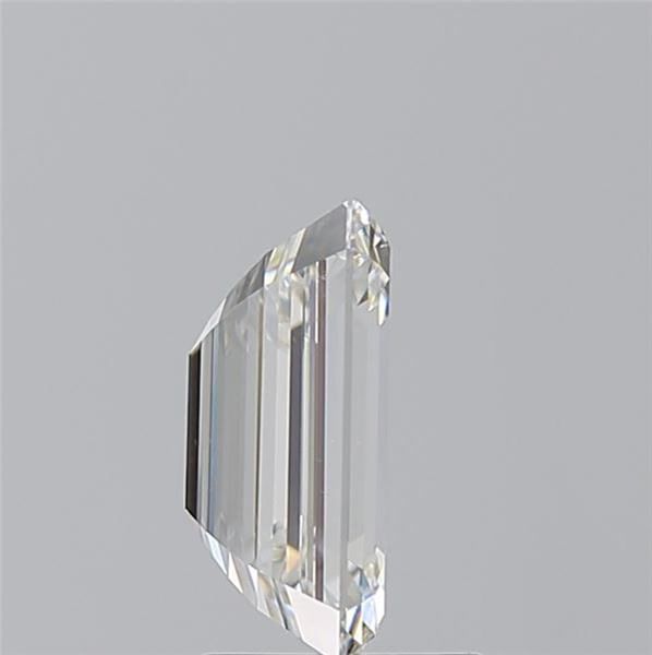 2.51 ct Emerald diamond
