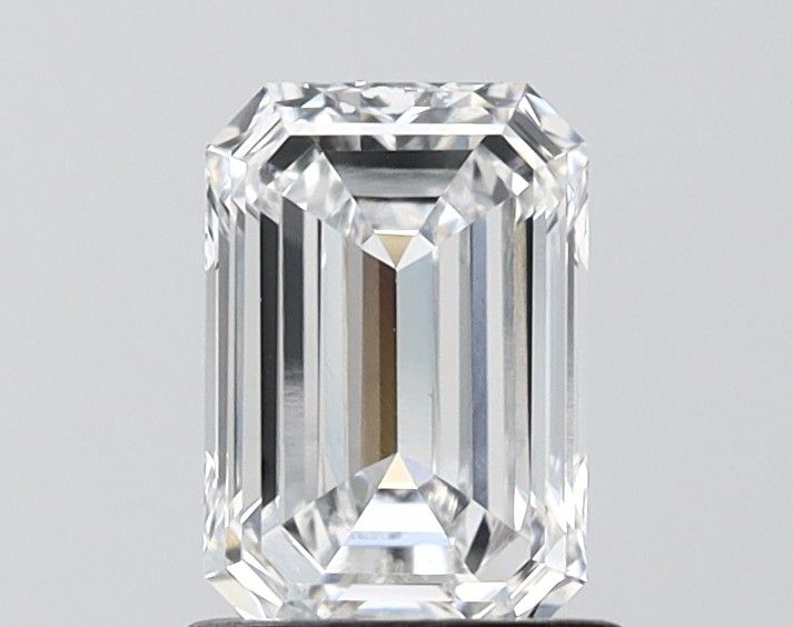 1.1 ct lab-grown Emerald Diamond