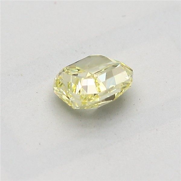 0.58 ct Radiant diamond