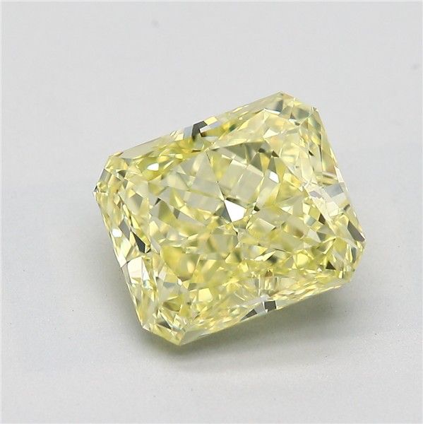 3.06 ct Radiant diamond