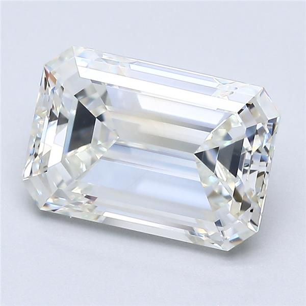 3.01 ct Emerald diamond