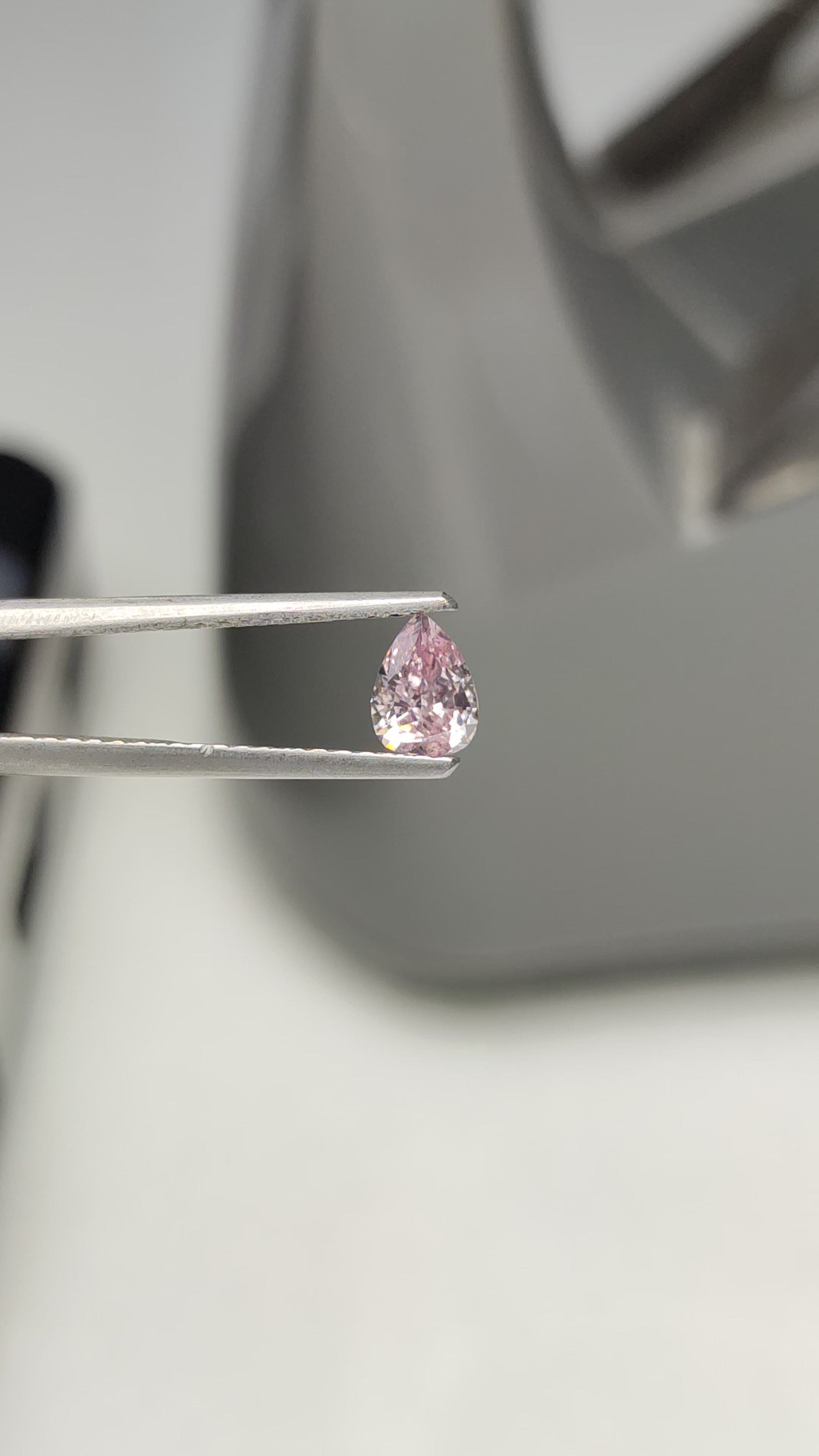 Diament 0.38 ct Fancy Intense Purplish Pink/SI2